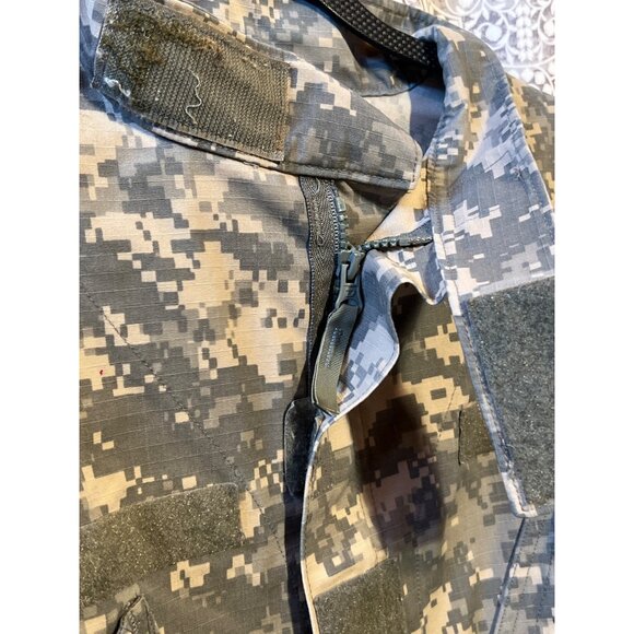 Military Digital Camo Jacket With Velcro Closures 39R - Picture 12 of 12
